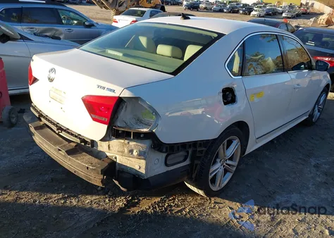 2014 Volkswagen Passat 2.0L Tdi Sel Premium z USA, uszkodzony, nr VIN 1VWCN7A32EC030698